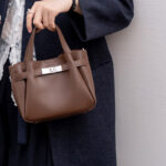 Women's Split Leather Turn-Lock Crossbody Bucket Handbag