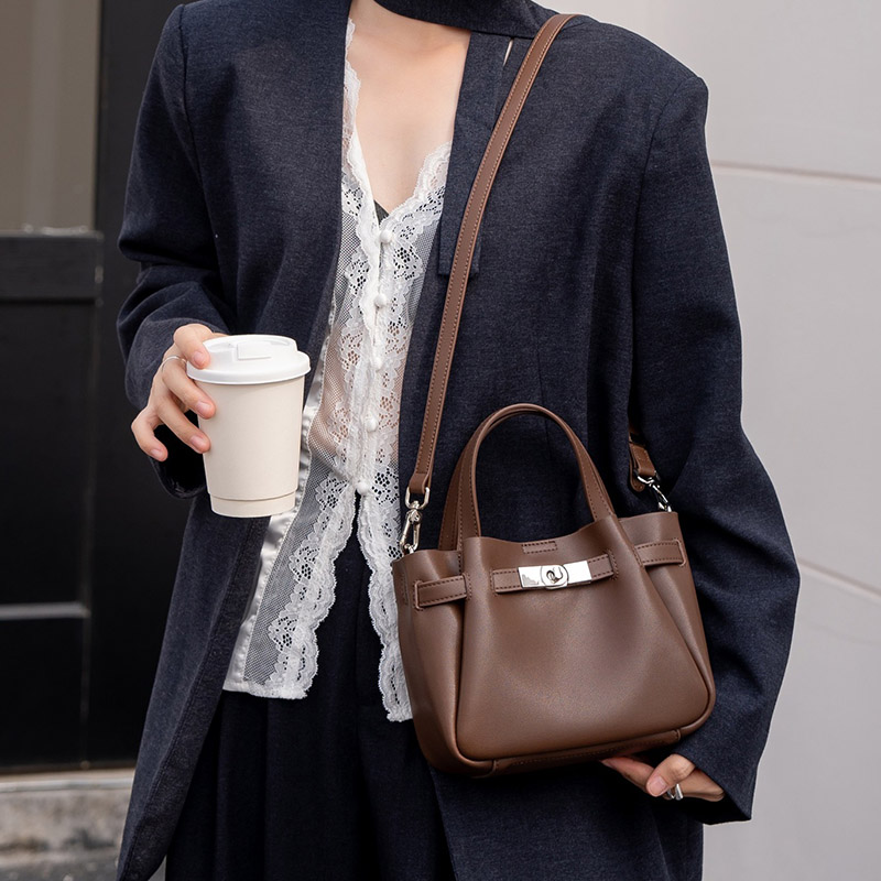 Women's Split Leather Turn-Lock Crossbody Bucket Handbag