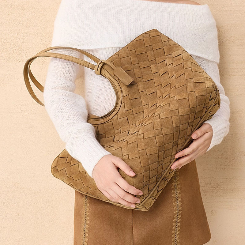 Women's Synthetic Leather Diamond Woven houlder Tote Bag with Magnetic Closure