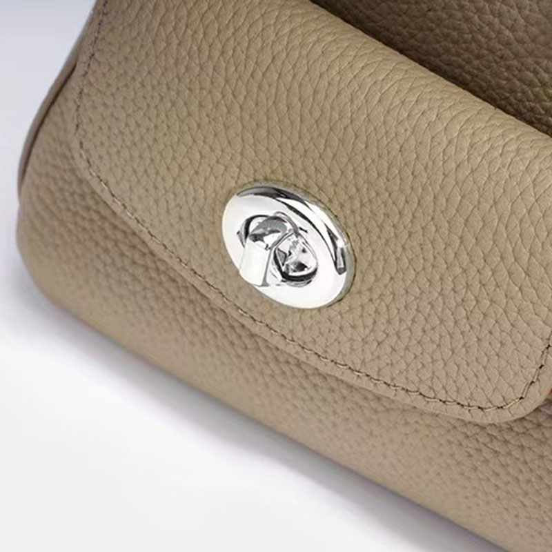 Sac à main à bandoulière en cuir pleine fleur avec poches frontales à double boucle pour femmes