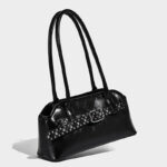 Damen Mikrofaser Leder Gürtelschnalle Detail Schultertasche Baguette Tasche mit Crossbody Strap