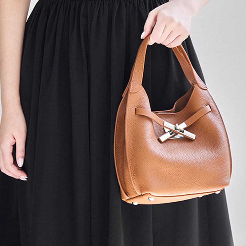 Women's Full-Grain Leather Pebble Hardware Top Handle Shoulder Bag