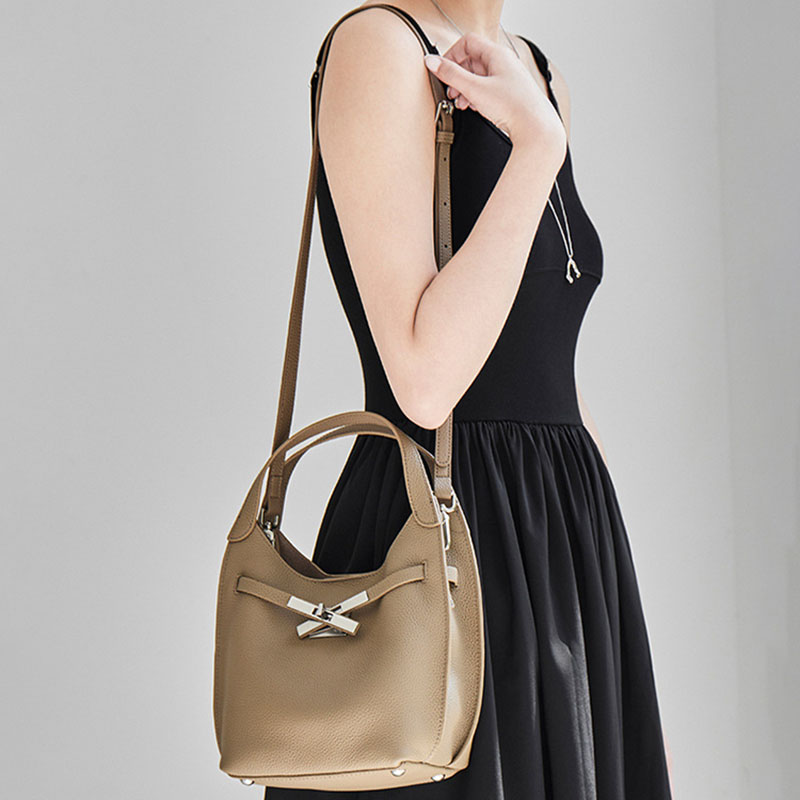 Women's Full-Grain Leather Pebble Hardware Top Handle Shoulder Bag