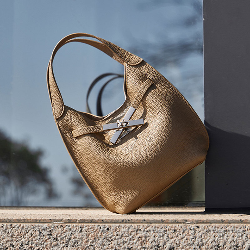 Women's Full-Grain Leather Pebble Hardware Top Handle Shoulder Bag
