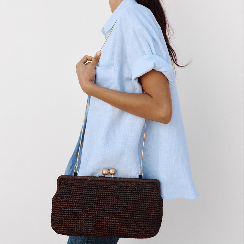 Pochette en tissu pour femme, avec bandoulière à chaîne et fermoir « Kiss Lock »