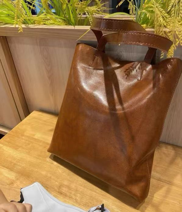 Sac cabas structuré en cuir ciré pour femme, à porter à l'épaule photo review