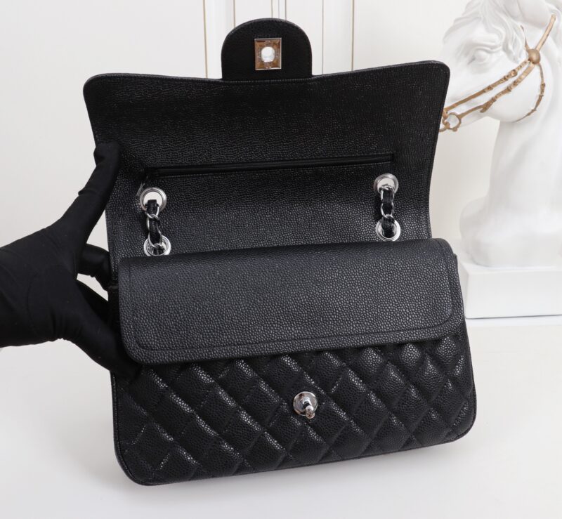 Women's Pebbled Cowhide Leather Quilted Chains Bags - Silver Hardware