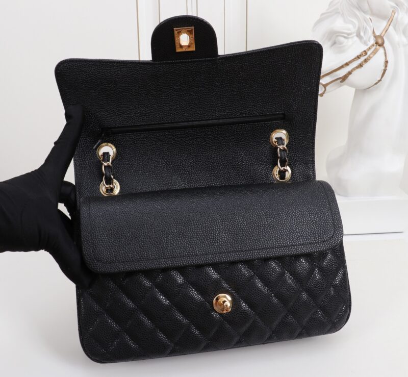 Women's Pebbled Cowhide Leather Quilted Chains Bags - Gold Hardware