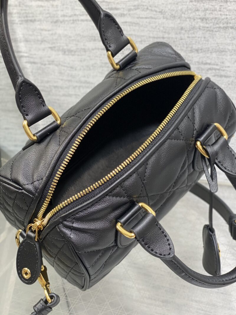 Women's Calfskin Quilted Groove Top Handle bags 20