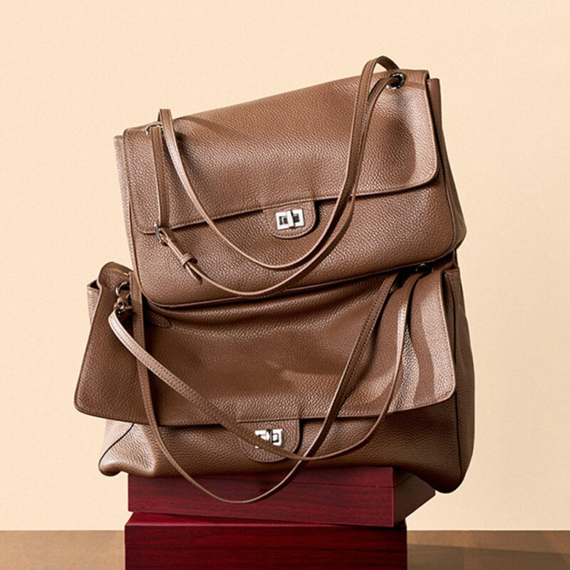 Women's Full-Grain Leather Pebbled Flap Lock Shoulder Bag