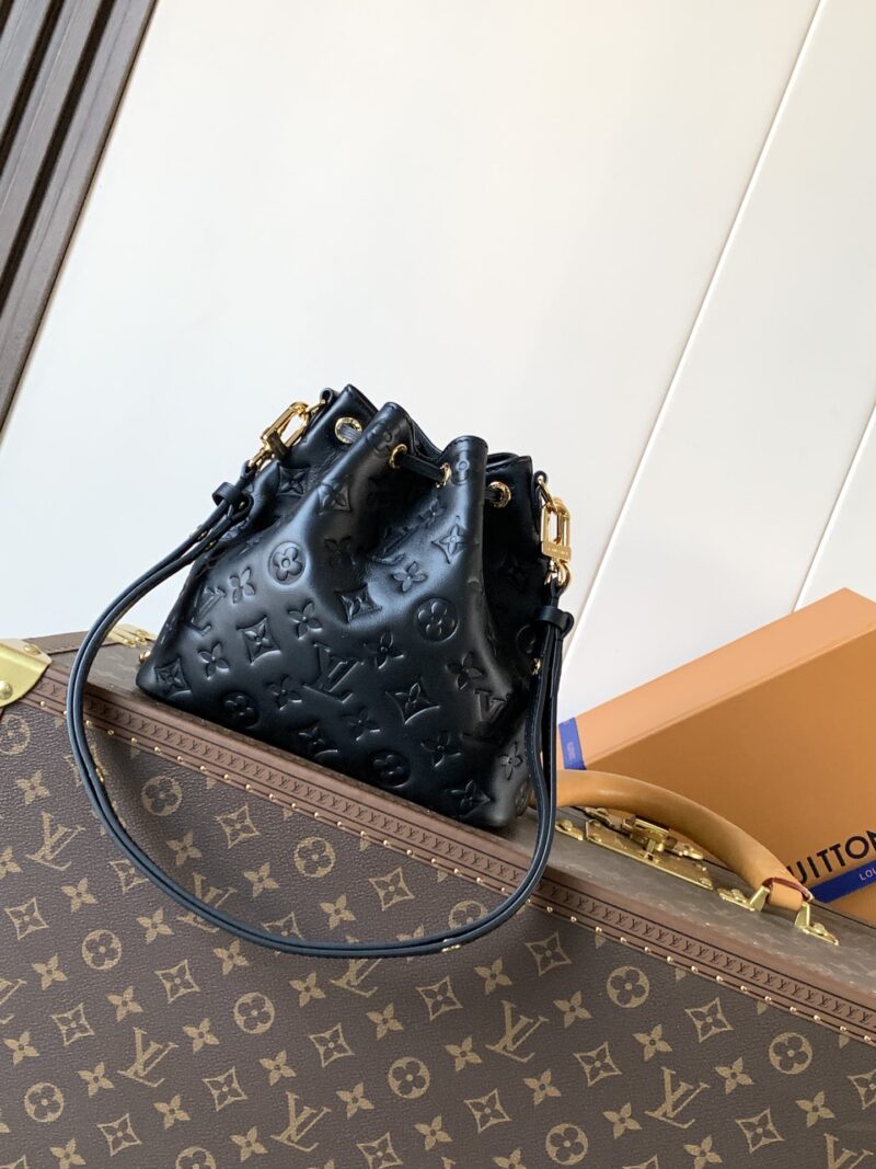 Women's Lambskin Embbossed Busket Bags