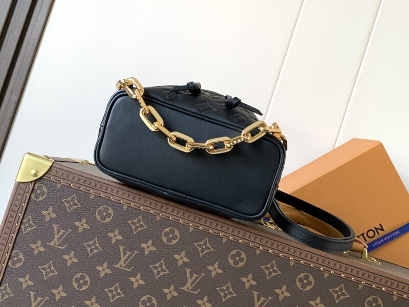 Women's Lambskin Embbossed Busket Bags