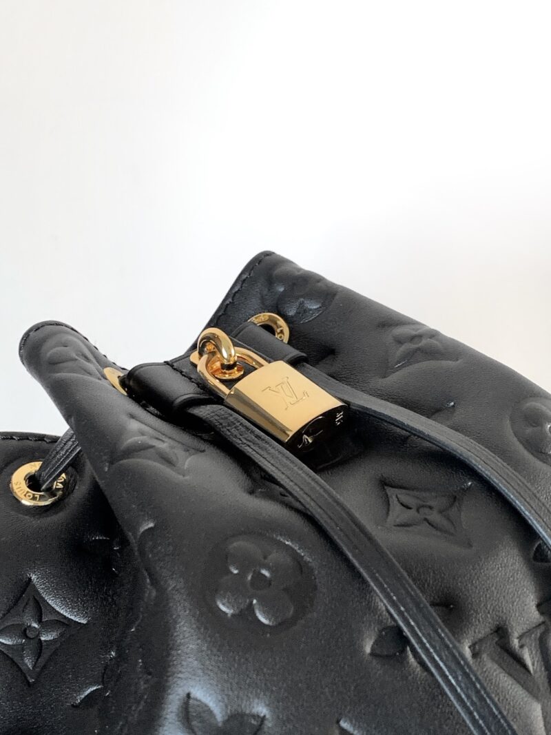 Women's Lambskin Embbossed Busket Bags