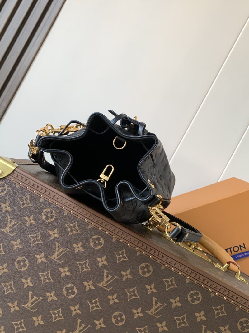 Women's Lambskin Embbossed Busket Bags